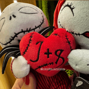 PELÚCIA JACK SKELLINGTON + SALLY - DISNEY PARKS